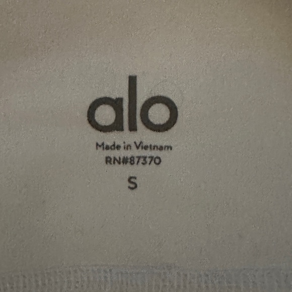 Very good condition ALO yoga size small leggings. - Picture 2 of 9